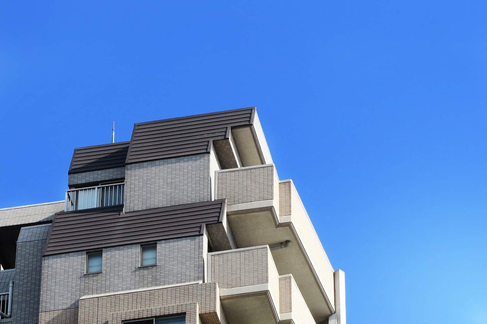 電動シャッターの安全な使い方と長持ちさせるための修理依頼と日常管理のポイント