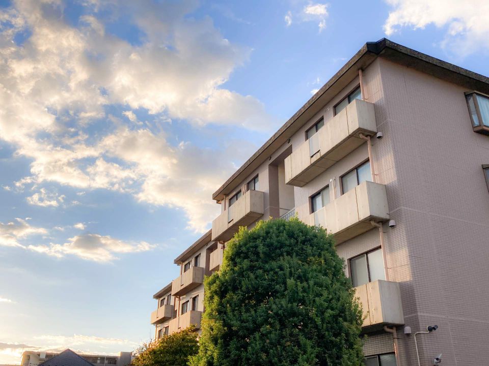 住まいを守るための賢い選択シャッター修理の費用相場と業者選びのポイント解説